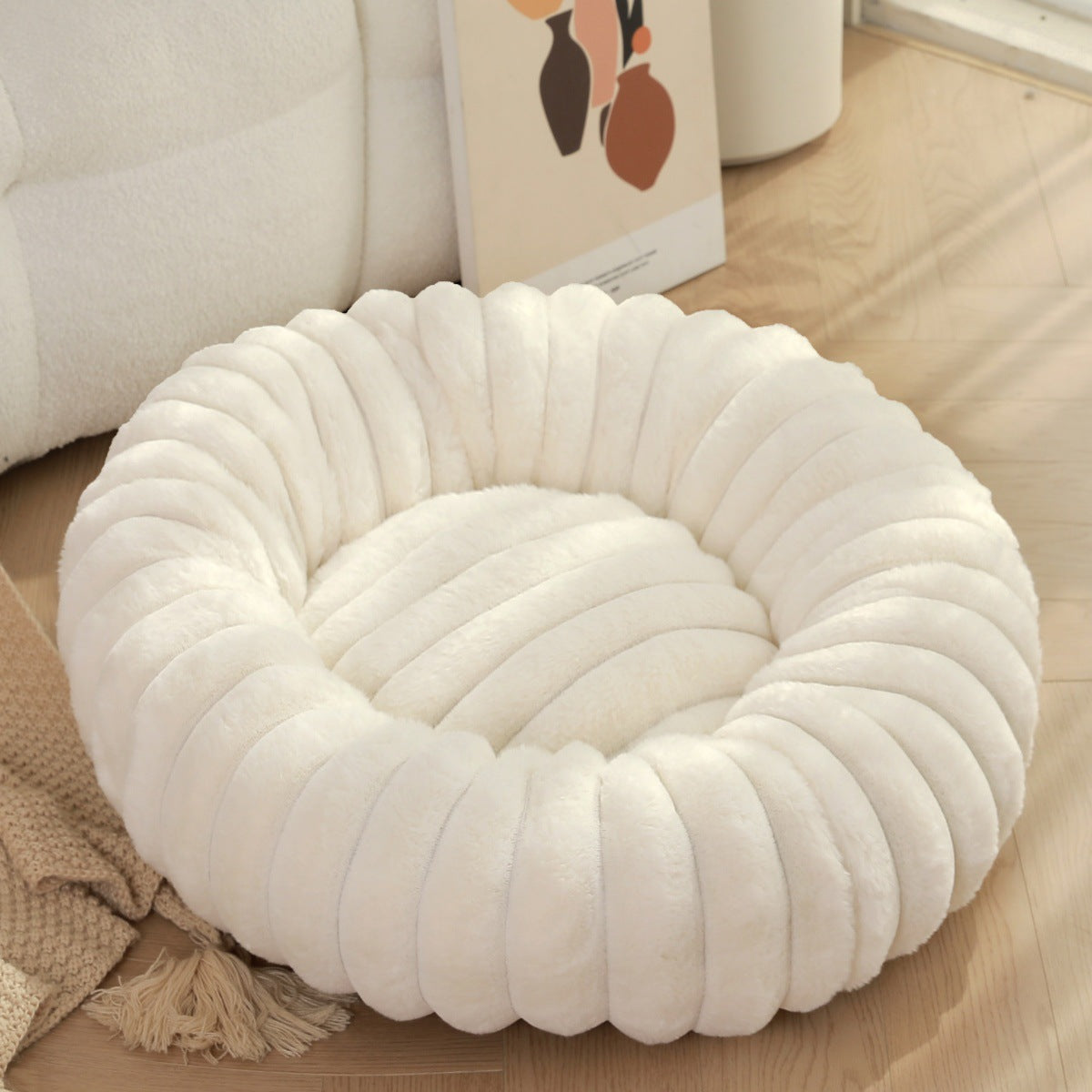 Plush Round Warm Pet Nest Bed For Winter Comfort