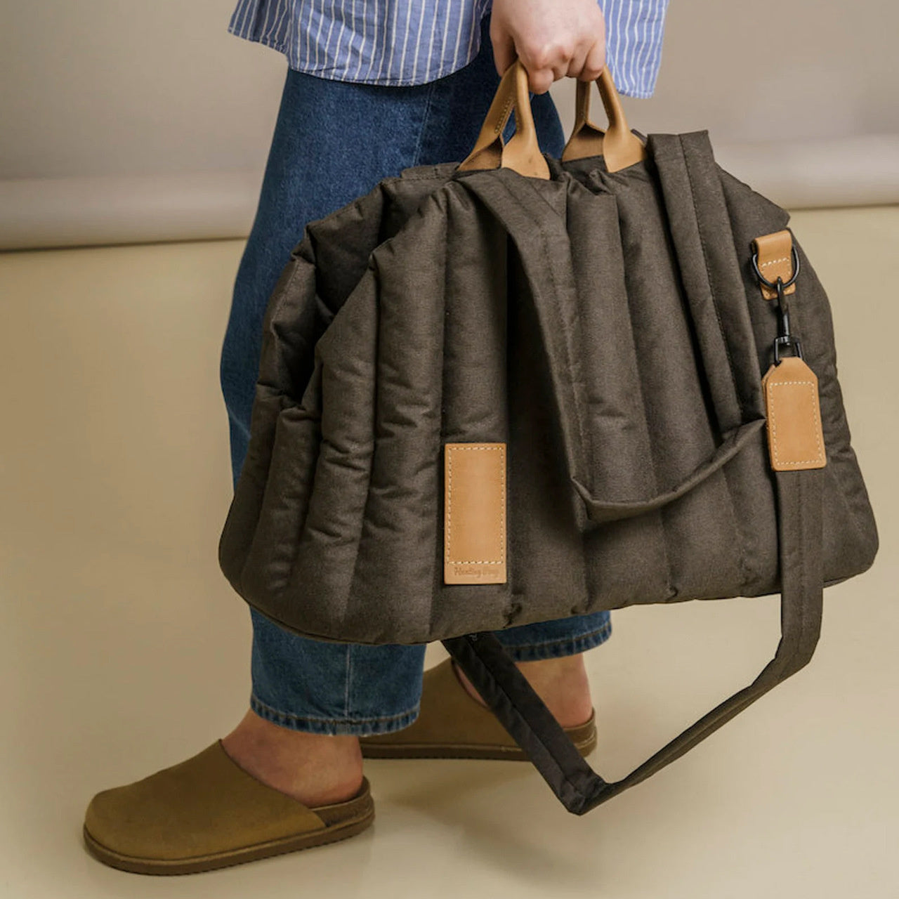 Waterproof Pet Carrier Handbag For Outdoor Travel