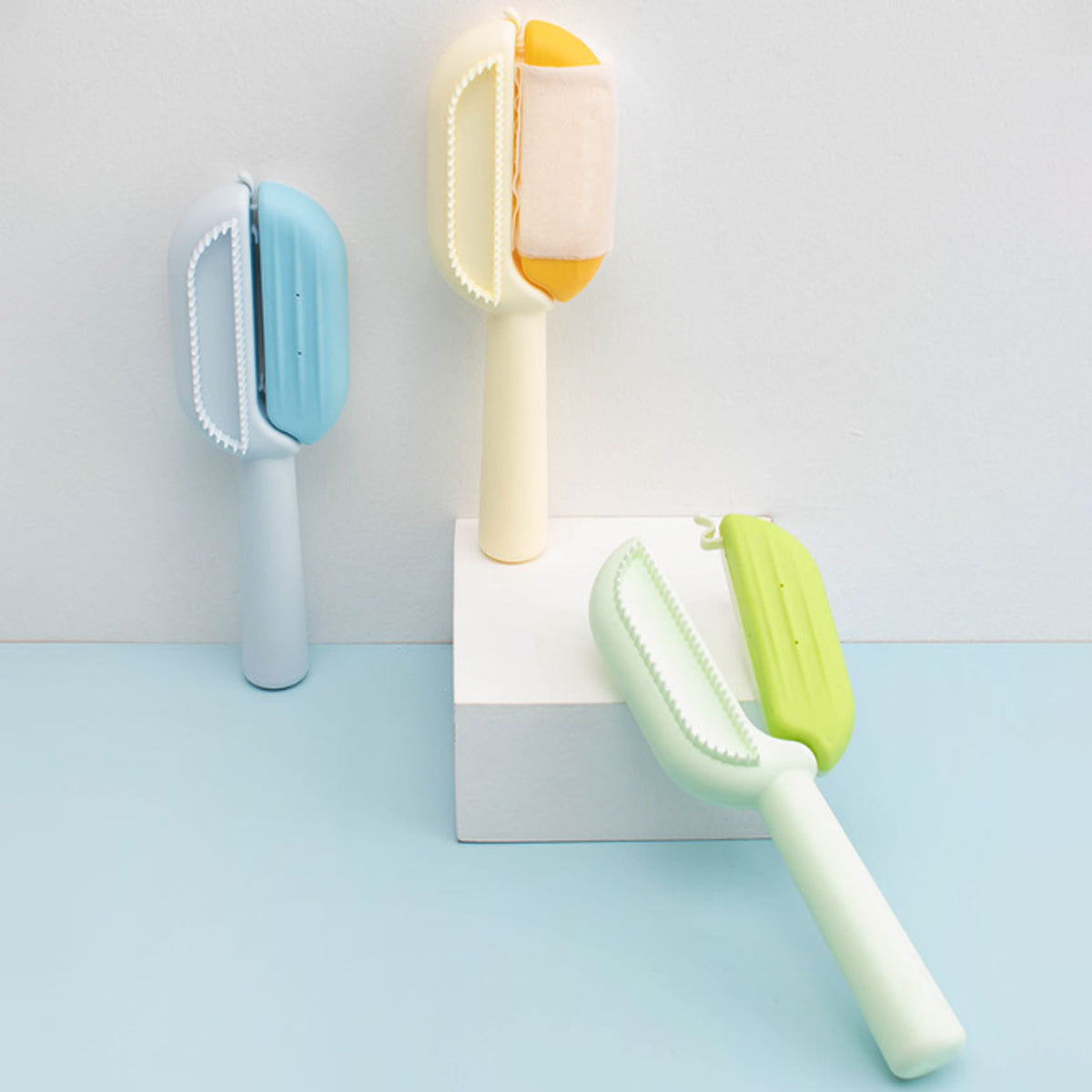 Water Tank Pet Grooming Comb Detangling Brush Tool