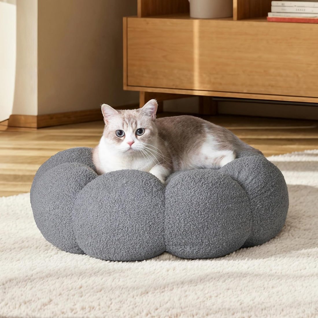 Fluffy Round Plush Pet Calming Bed For Indoor Comfort
